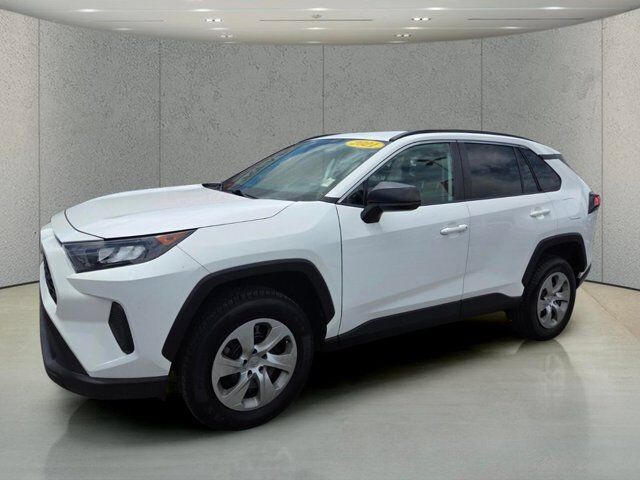 2021 Toyota RAV4 LE — photo 1 of 1