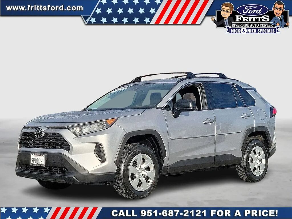 2019 Toyota RAV4 LE — photo 1 of 13
