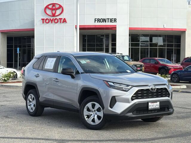 2025 Toyota RAV4 LE