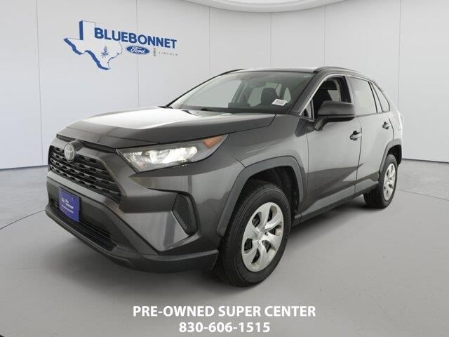 2019 Toyota RAV4 LE — photo 1 of 26