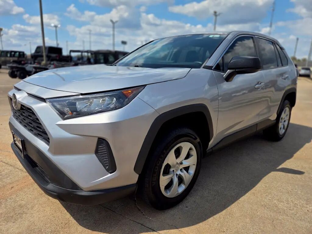 2022 Toyota RAV4 LE — photo 1 of 13