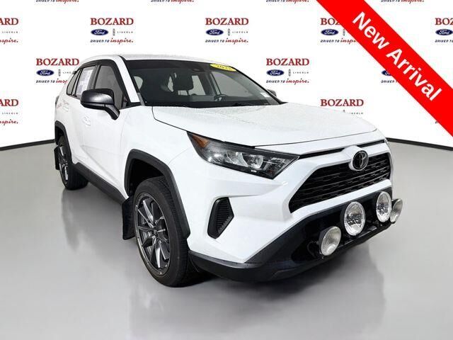 2022 Toyota RAV4 LE — photo 1 of 51