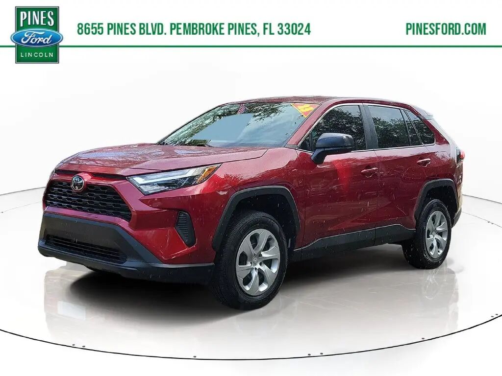 2023 Toyota RAV4 LE — photo 1 of 13