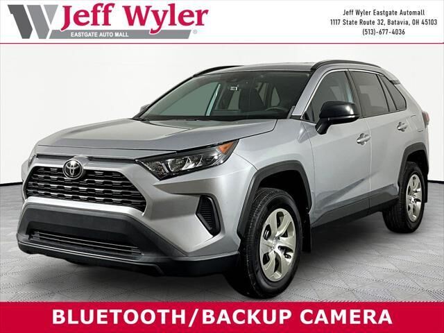 2019 Toyota RAV4 LE — photo 1 of 13