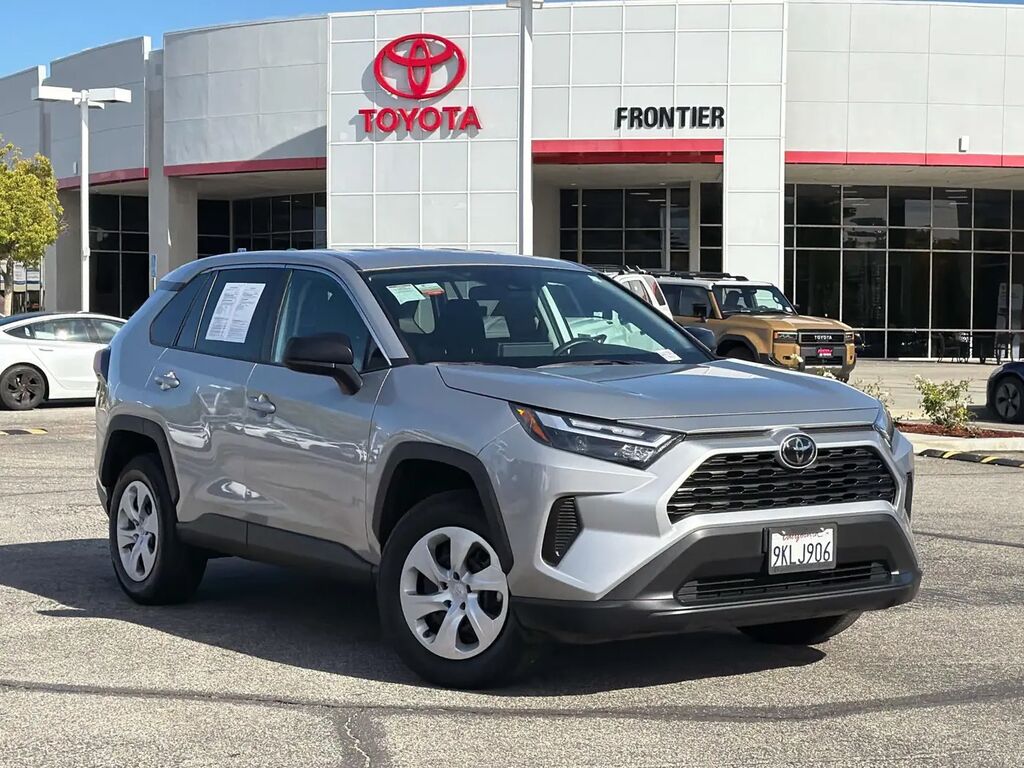 2025 Toyota RAV4 LE — photo 1 of 13