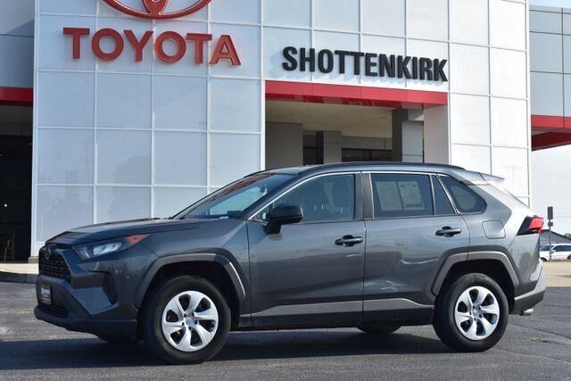 2020 Toyota RAV4 LE — photo 1 of 13