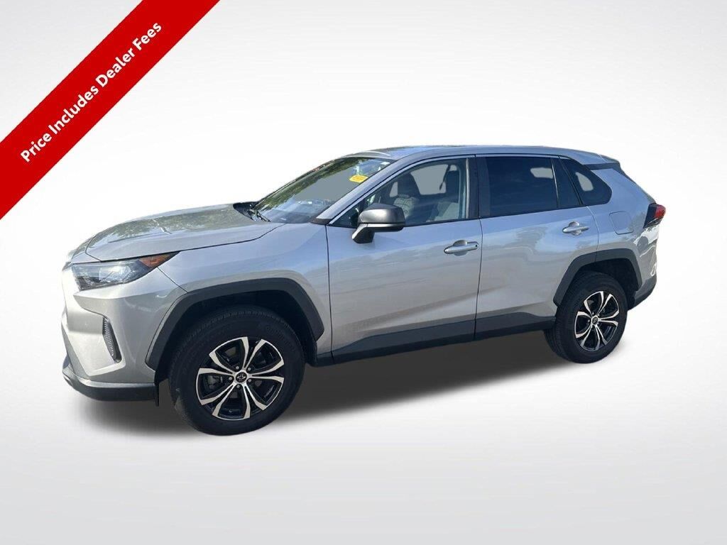 2022 Toyota RAV4 LE — photo 1 of 13