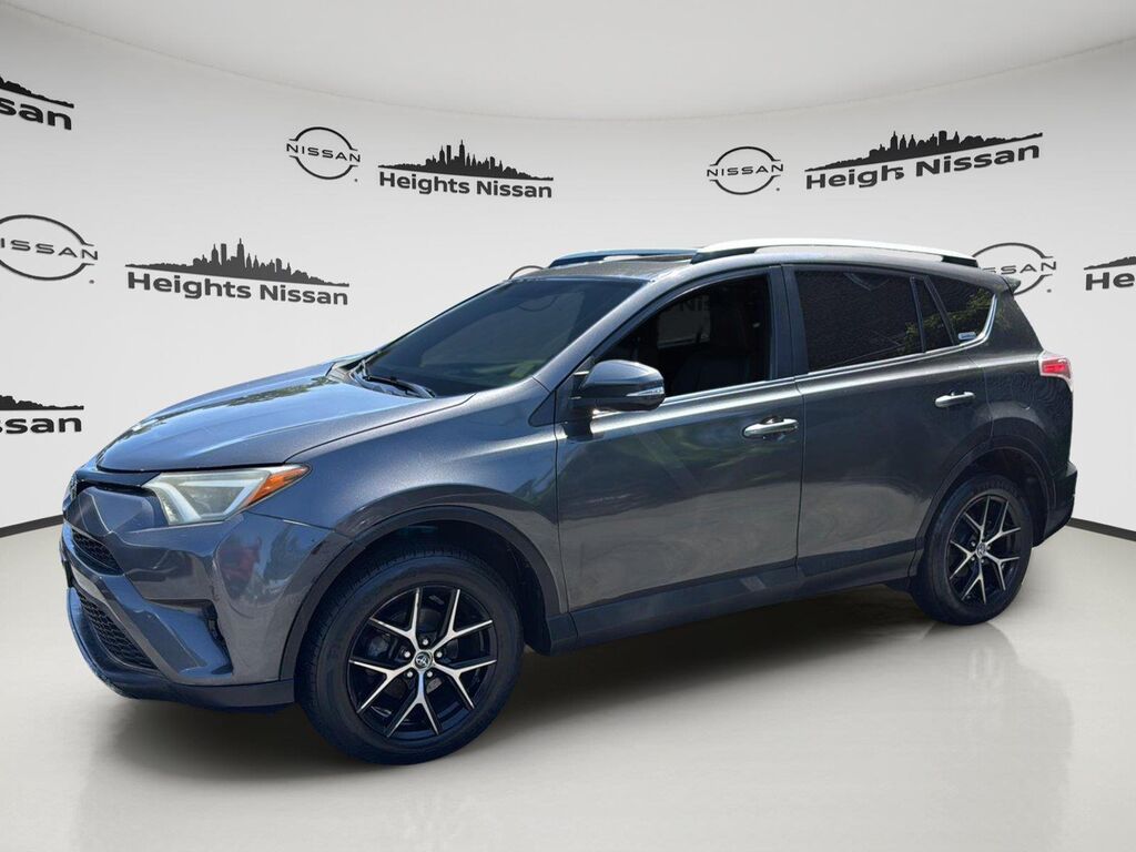 2016 Toyota RAV4 SE — photo 1 of 13