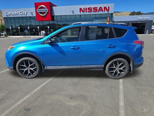 2016 Toyota RAV4 SE — photo 1 of 8