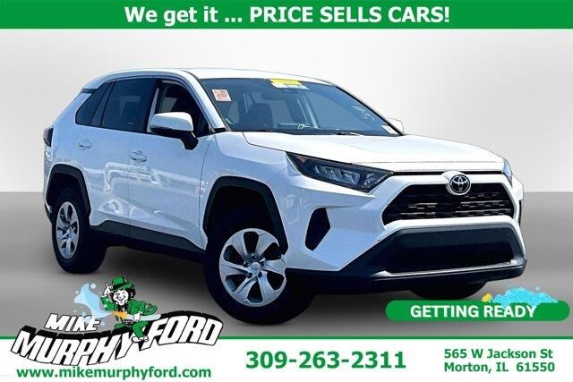 2022 Toyota RAV4 LE — photo 1 of 20