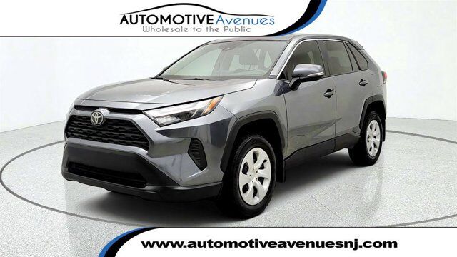 2025 Toyota RAV4 LE — photo 1 of 1