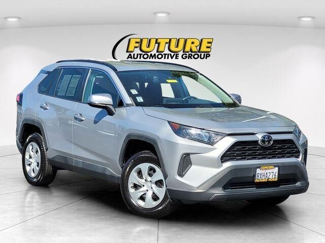2021 Toyota RAV4 LE — photo 1 of 12