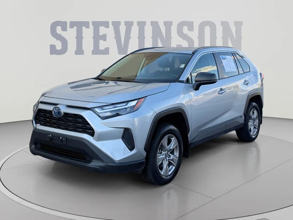 2024 Toyota RAV4 Hybrid LE — photo 1 of 13