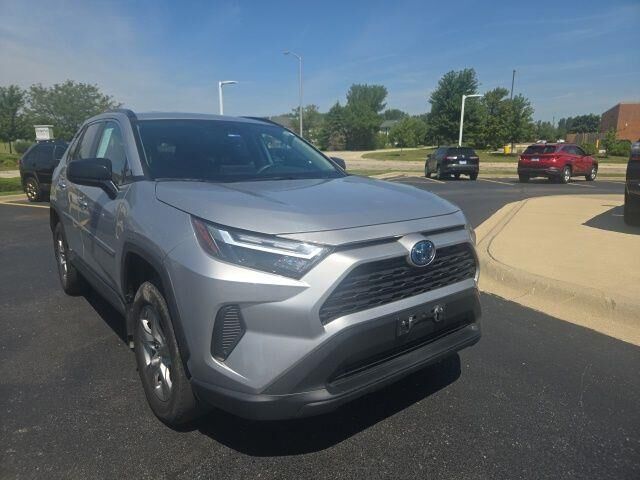 2024 Toyota RAV4 Hybrid LE — photo 1 of 13