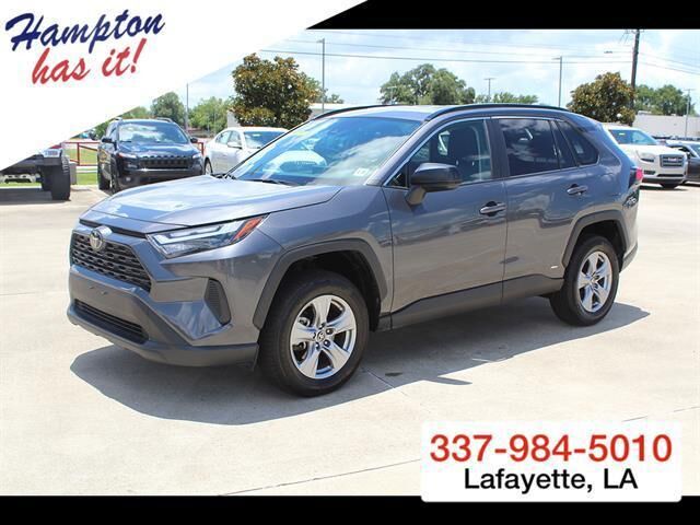 2025 Toyota RAV4 Hybrid LE — photo 1 of 98