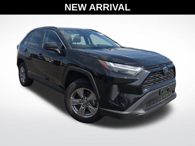 2024 Toyota RAV4 LE