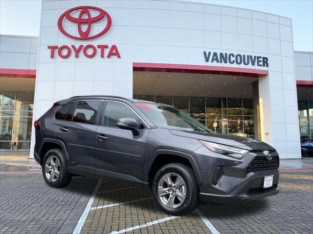 2024 Toyota RAV4 Hybrid LE — photo 1 of 13