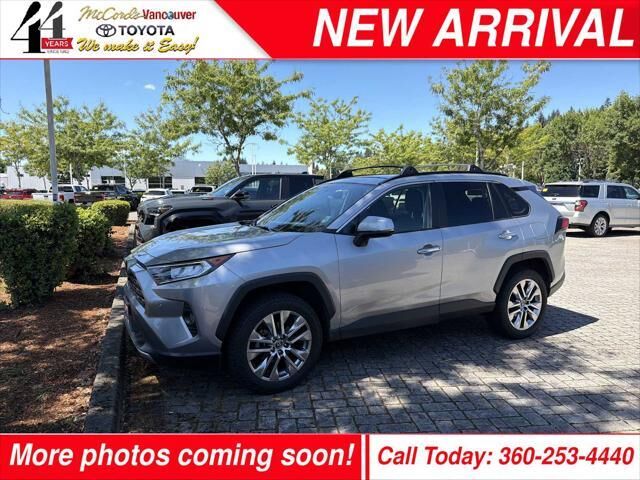 2020 Toyota RAV4 Limited — photo 1 of 2