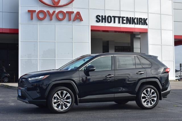 2022 Toyota RAV4 Limited — photo 1 of 13