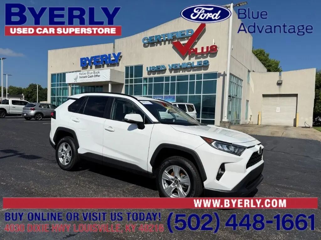 2020 Toyota RAV4 XLE — photo 1 of 13