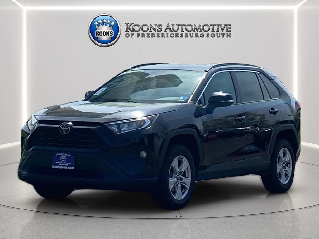 2021 Toyota RAV4 XLE — photo 1 of 13