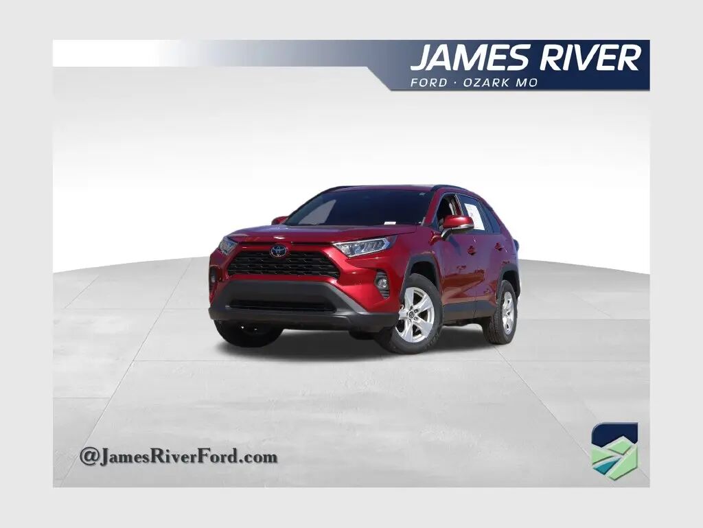 2021 Toyota RAV4 XLE — photo 1 of 13