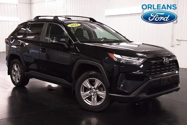 2022 Toyota RAV4 XLE — photo 1 of 13