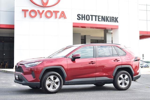 2025 Toyota RAV4 XLE — photo 1 of 13