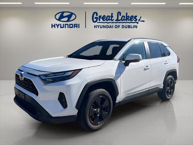 2025 Toyota RAV4 XLE — photo 1 of 13