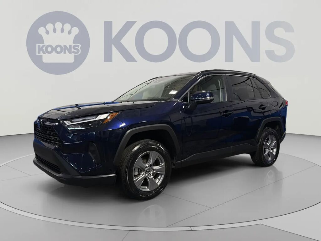 2025 Toyota RAV4 XLE — photo 1 of 16