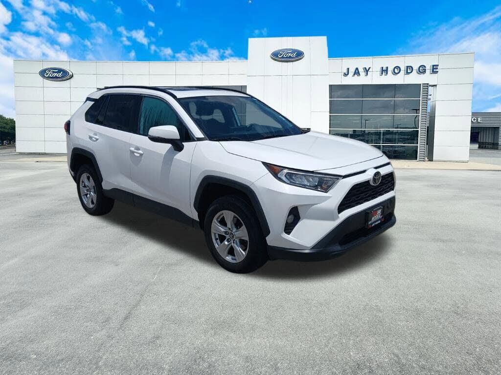 2021 Toyota RAV4 XLE — photo 1 of 1