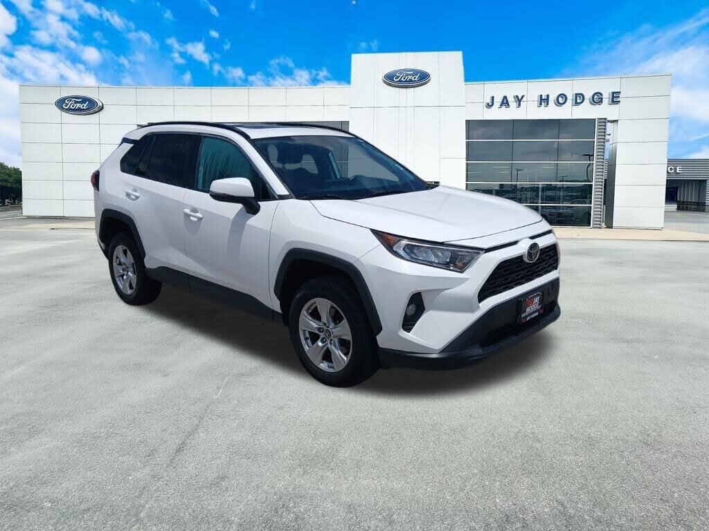 2021 Toyota RAV4 XLE — photo 1 of 1