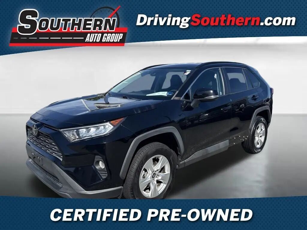 2021 Toyota RAV4 XLE — photo 1 of 19