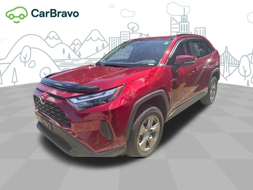 2022 Toyota RAV4 XLE — photo 1 of 6
