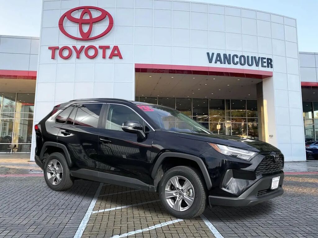 2025 Toyota RAV4 XLE — photo 1 of 13