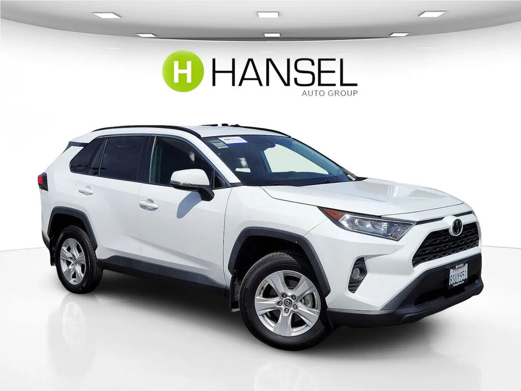2020 Toyota RAV4 XLE — photo 1 of 13
