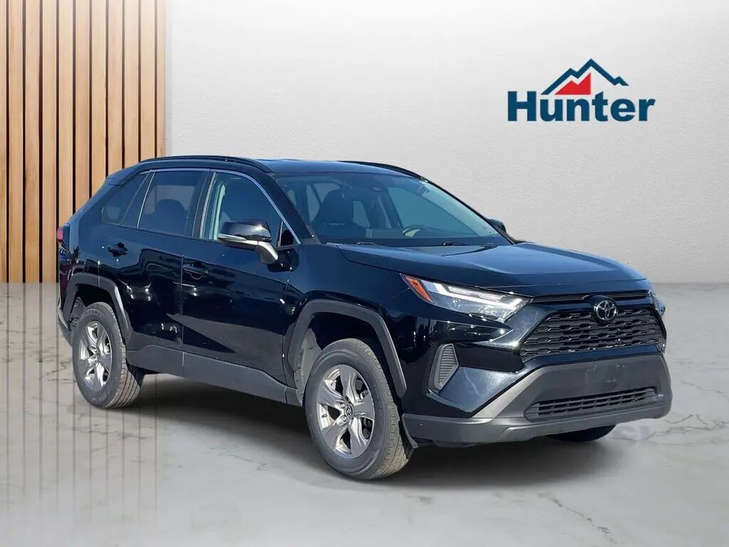 2025 Toyota RAV4 XLE — photo 1 of 13
