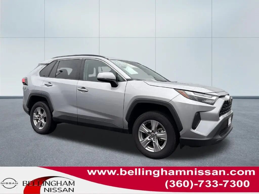2025 Toyota RAV4 XLE — photo 1 of 13