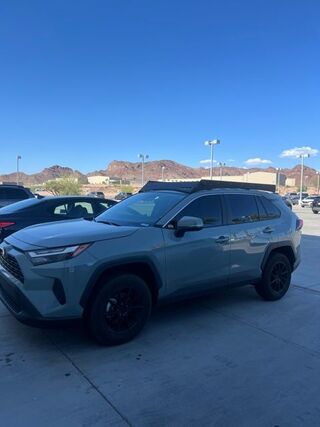 2022 Toyota RAV4 XLE — photo 1 of 13