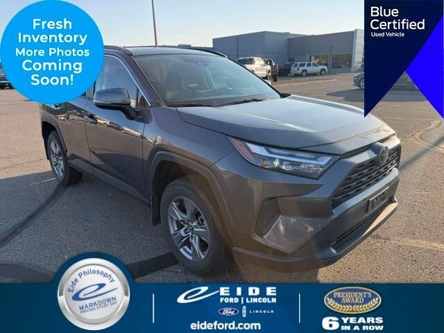 2024 Toyota RAV4 XLE — photo 1 of 25