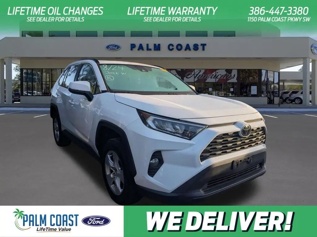 2021 Toyota RAV4 XLE — photo 1 of 5