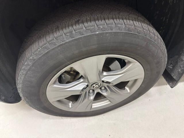 2022 Toyota RAV4 XLE — photo 1 of 12