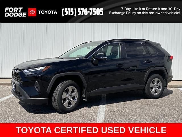 2022 Toyota RAV4 XLE