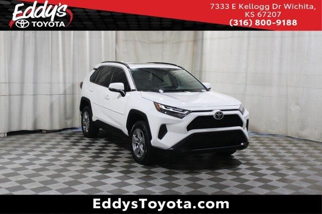 2022 Toyota RAV4 XLE — photo 1 of 13