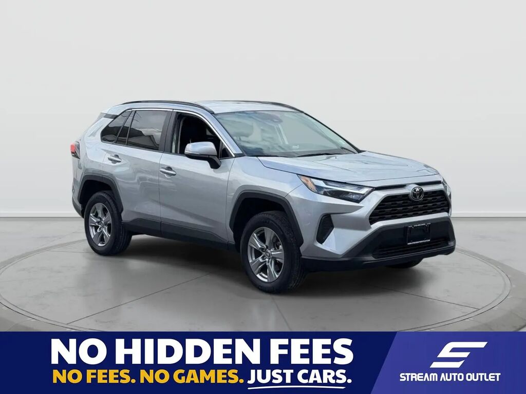 2024 Toyota RAV4 XLE — photo 1 of 8