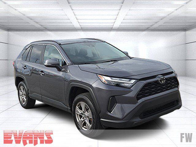 2025 Toyota RAV4 XLE — photo 1 of 13