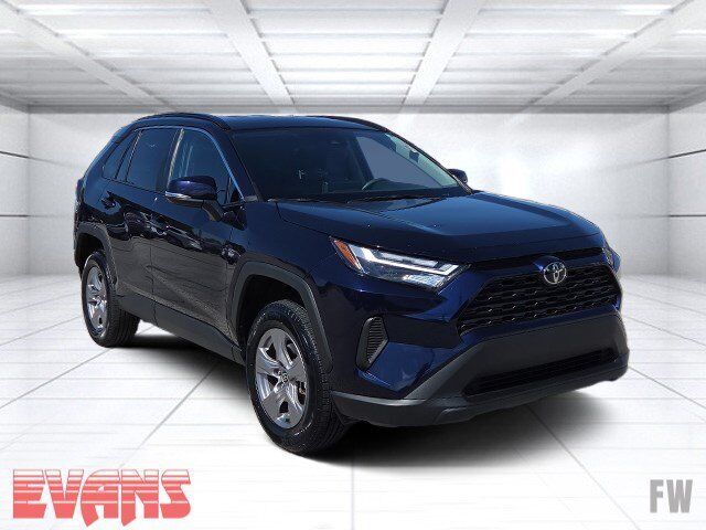 2025 Toyota RAV4 XLE — photo 1 of 13