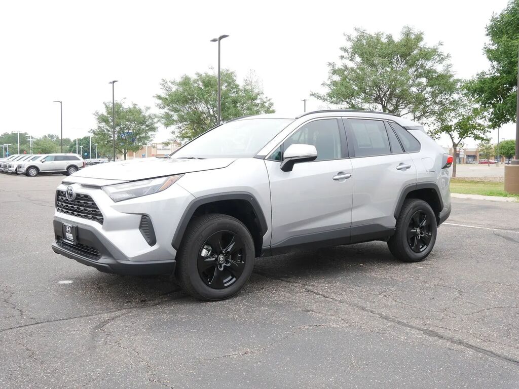 2025 Toyota RAV4 XLE — photo 1 of 13