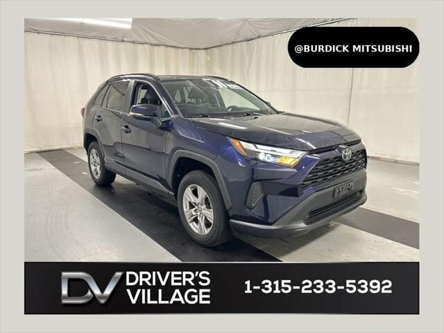 2022 Toyota RAV4 XLE — photo 1 of 13