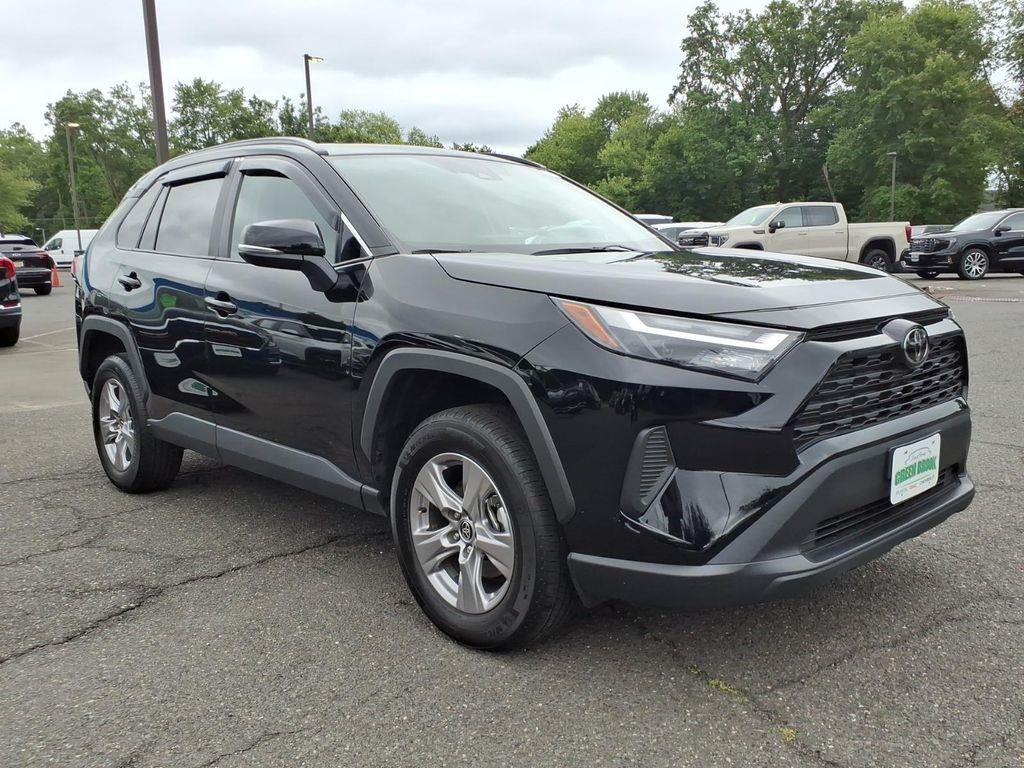 2025 Toyota RAV4 XLE — photo 1 of 13